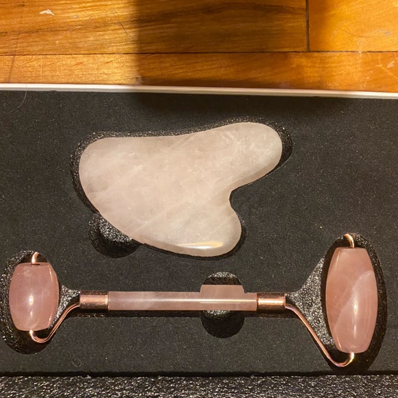 Healing Rose quartz Roller & Gua Sha, Face Roller, Facial Beauty massage Tools - Picture 3 of 3